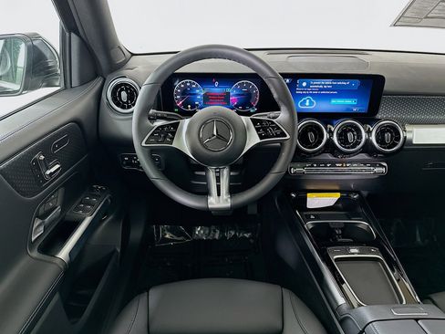 New 2026 Mercedes-Benz GLB 250 4MATIC image 21