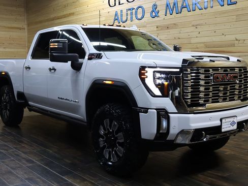 Used 2024 GMC Sierra 2500 Denali w/ Denali Reserve Package image 2