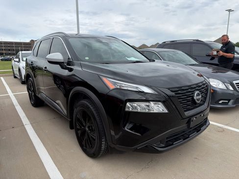 Used 2023 Nissan Rogue SV w/ SV Premium B Package FWD image 4