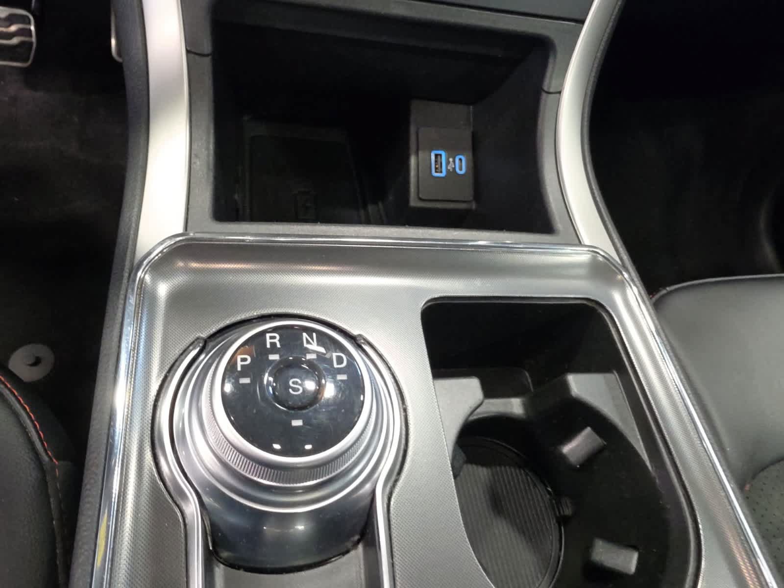Used 2024 Ford Edge ST-Line AWD/4WD image 24