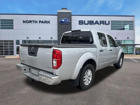 Used 2017 Nissan Frontier SV AWD/4WD image 3