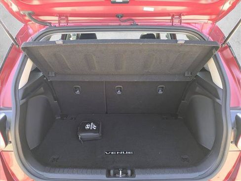 Used 2024 Hyundai Venue SEL FWD image 6
