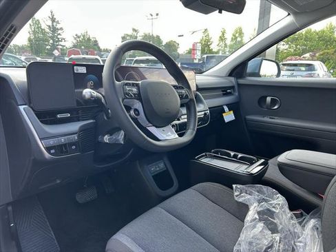 New 2025 Hyundai Ioniq 5 SE image 12