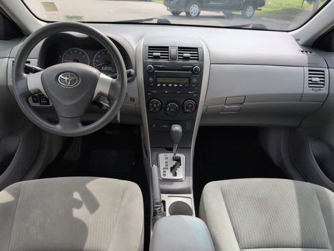 Used 2010 Toyota Corolla LE FWD image 19