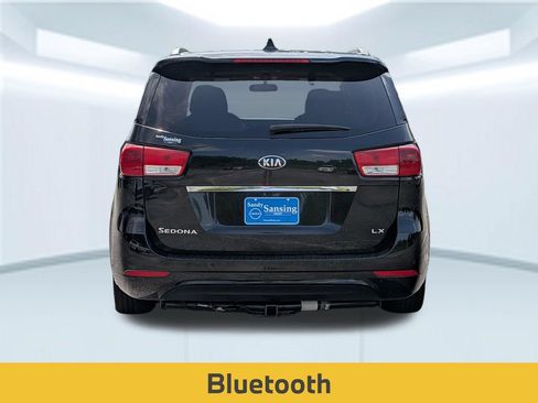 Used 2017 Kia Sedona LX w/ LX Essentials Premium Package FWD image 6