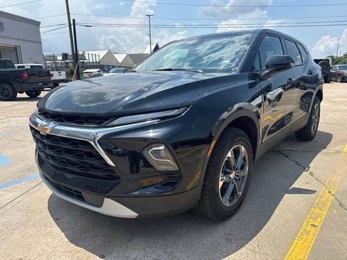 Used 2025 Chevrolet Blazer LT FWD image 4