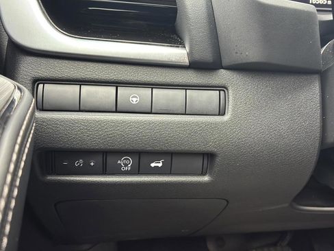 Used 2024 Nissan Rogue SL w/ SL Premium Package FWD image 22