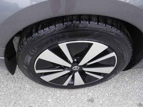 Used 2021 Nissan Altima 2.5 SV w/ SV Premium Package image 4