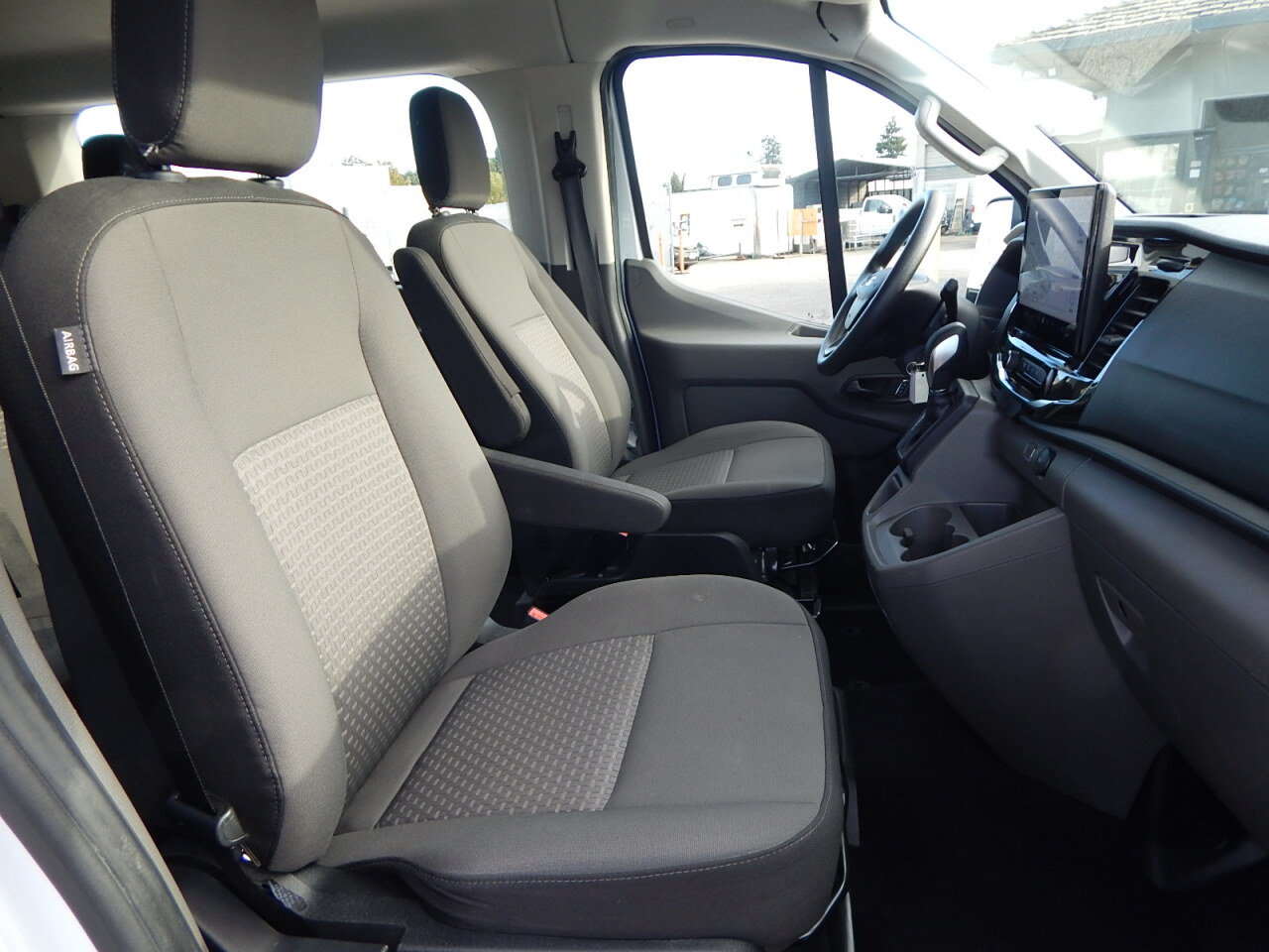 Used 2024 Ford Transit 350 XLT RWD image 21