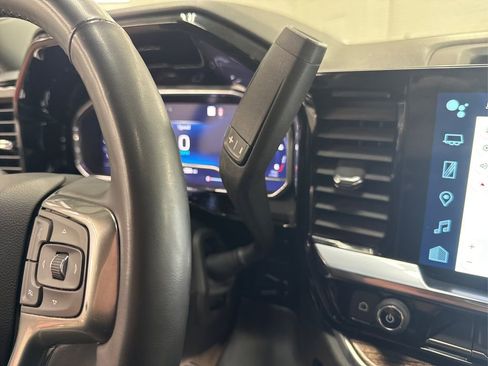 Used 2023 Chevrolet Silverado 1500 LT w/ Z71 Off-Road Package image 36