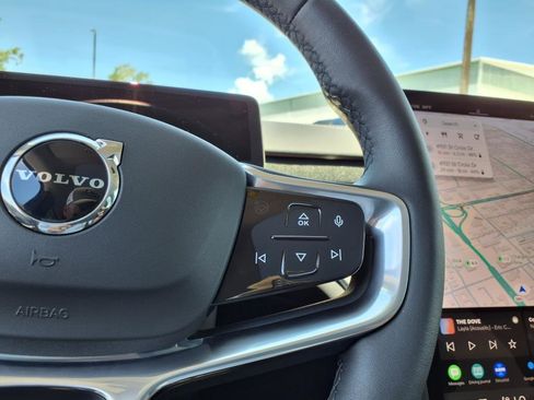 New 2025 Volvo EX90 Ultra image 16