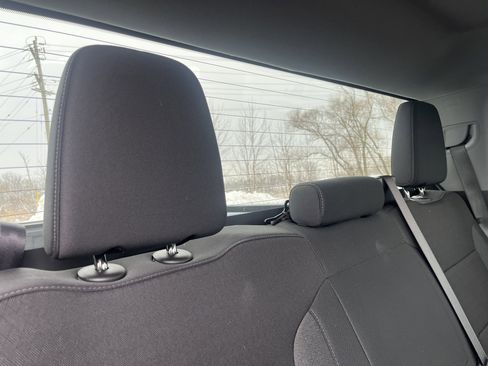 Used 2025 Chevrolet Silverado 1500 LT image 15