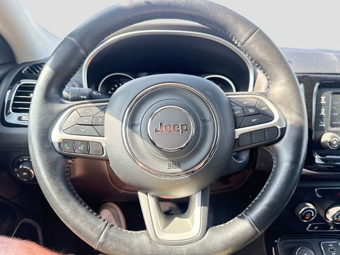 Used 2018 Jeep Compass Latitude AWD/4WD image 13