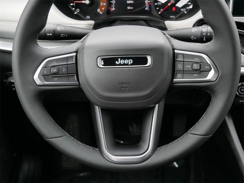 New 2025 Jeep Compass Limited image 10