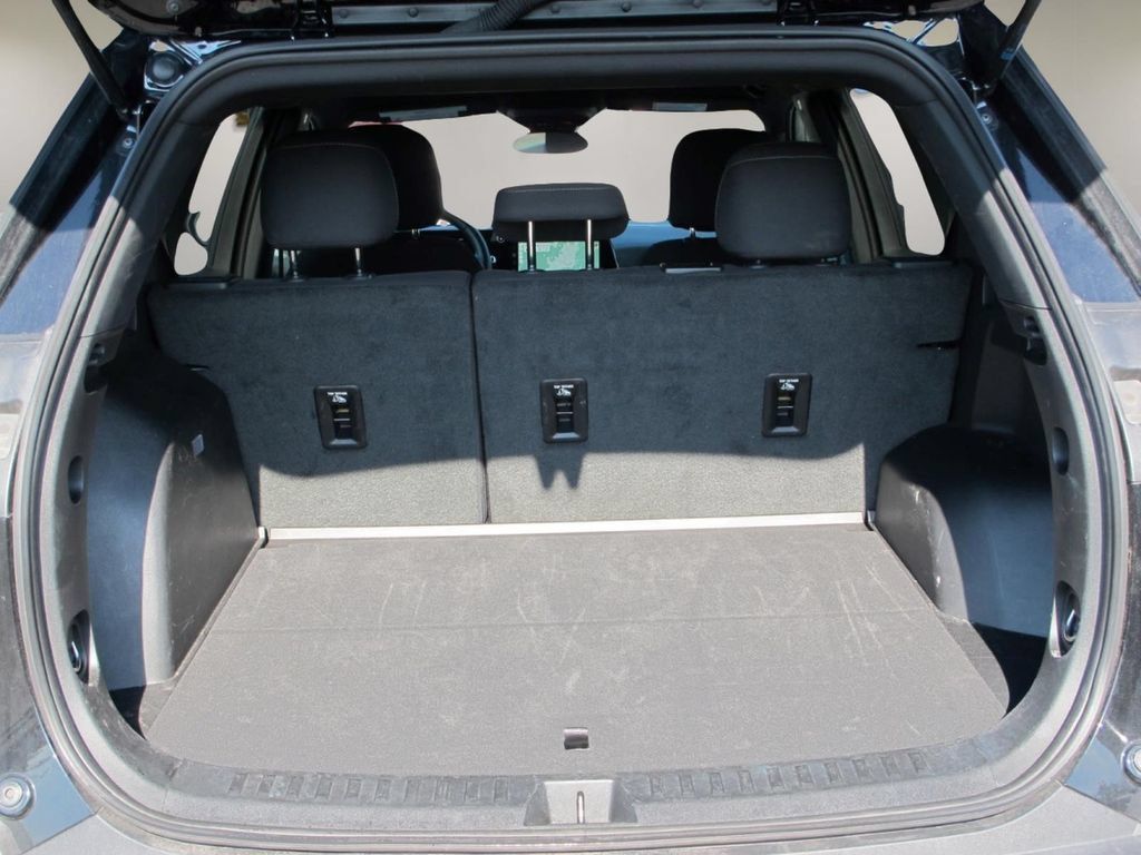 Used 2026 Chevrolet Equinox LT FWD image 24