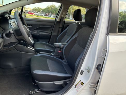 Used 2025 Nissan Versa SV FWD image 22