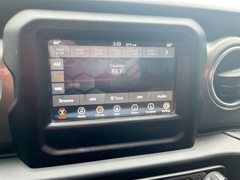 Used 2020 Jeep Wrangler Unlimited Sahara AWD/4WD image 15