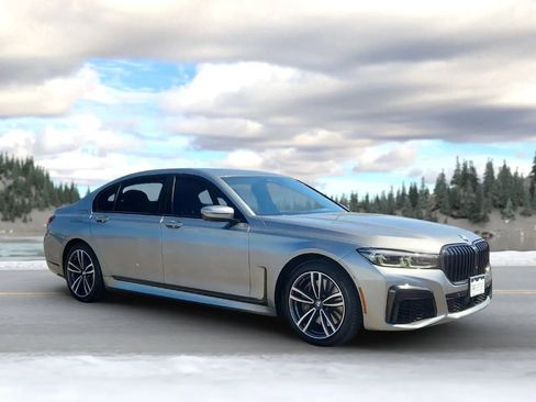 Used 2022 BMW 750i xDrive 750i xDrive Sedan 4D image 9