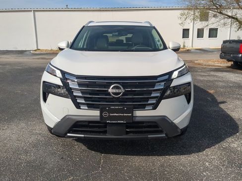 Certified 2025 Nissan Rogue SL w/ Tech Package AWD/4WD image 9
