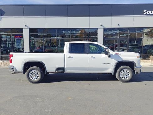 Used 2023 Chevrolet Silverado 3500 LT w/ Convenience Package image 8