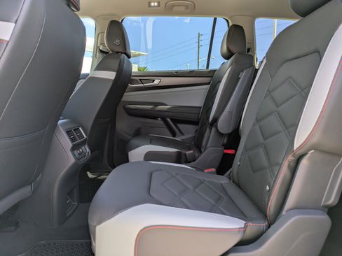 New 2026 Volkswagen Atlas Peak Edition AWD/4WD image 16