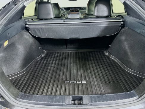 Used 2020 Toyota Prius XLE w/ Premium Convenience Package FWD image 28