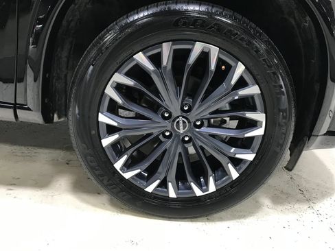 Used 2025 Nissan Rogue Platinum w/ Platinum Premium Package FWD image 10