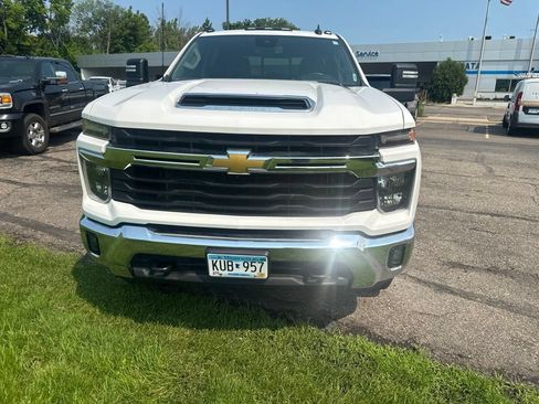 Used 2024 Chevrolet Silverado 2500 LT w/ All Star Edition AWD/4WD image 4