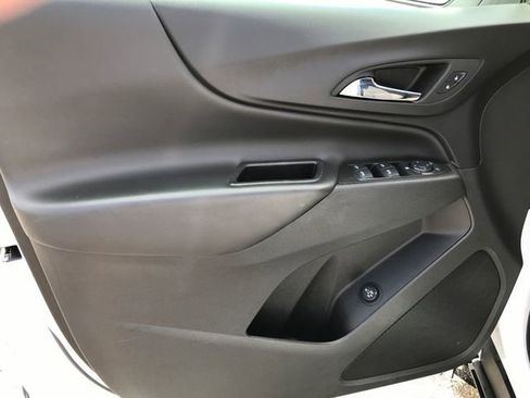 Certified 2024 Chevrolet Equinox LT FWD image 16