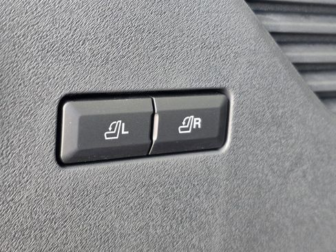 Used 2025 Lincoln Nautilus Reserve image 28