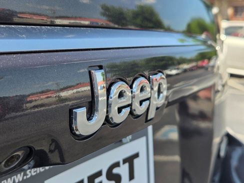 Used 2017 Jeep Compass Latitude AWD/4WD image 8