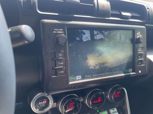 Used 2025 Toyota GR86 Premium w/ Performance Package image 13