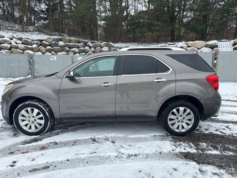 Used 2011 Chevrolet Equinox LTZ image 2