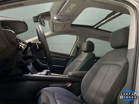 Used 2023 Audi e-tron Premium Plus image 27