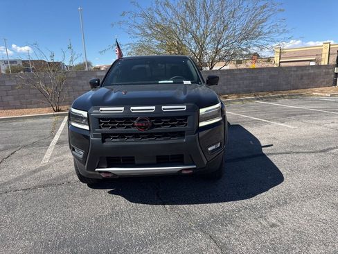 Used 2025 Nissan Frontier Pro-X w/ Pro Convenience Package image 2