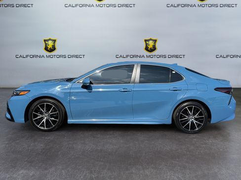 Used 2023 Toyota Camry SE FWD image 2