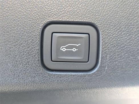 Used 2025 Buick Enclave Sport Touring w/ Power Package FWD image 14