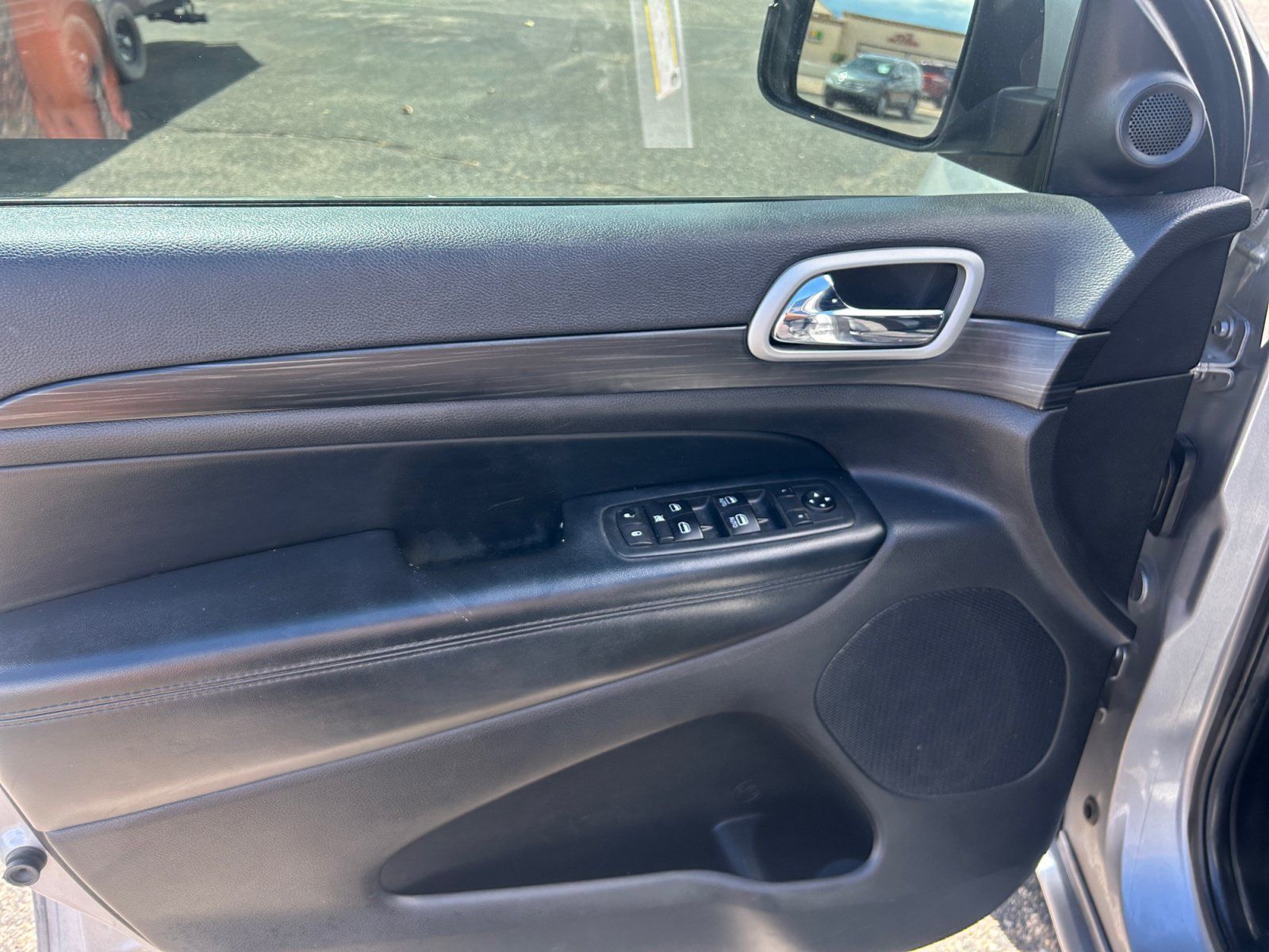 Used 2021 Jeep Grand Cherokee Laredo X AWD/4WD image 13