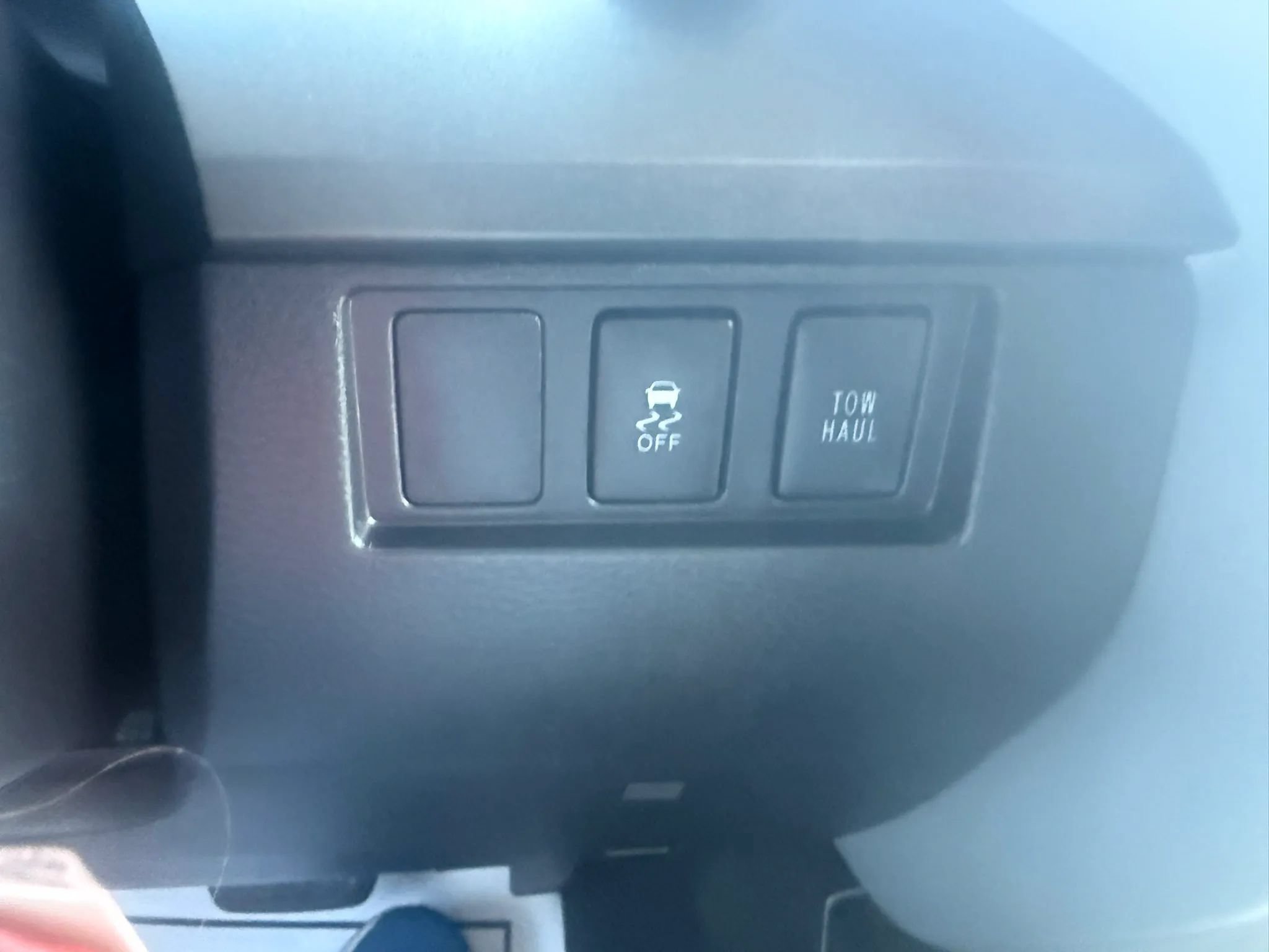 Used 2015 Toyota Tundra SR5 w/ SR5 Upgrade Package AWD/4WD image 13
