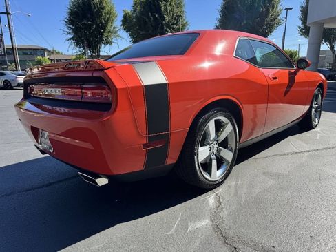 Used 2009 Dodge Challenger R/T RWD image 5
