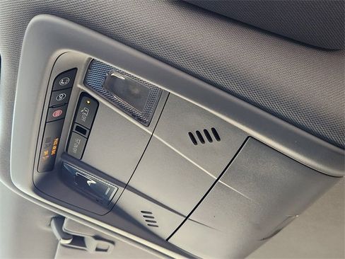 Used 2022 Chevrolet Equinox LT image 25