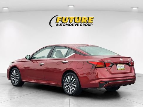 Certified 2025 Nissan Altima 2.5 SV FWD image 7