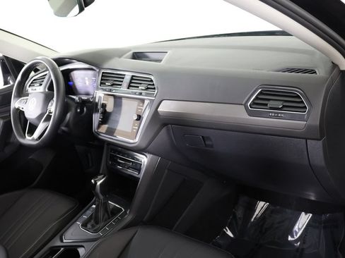 Used 2022 Volkswagen Tiguan SE FWD image 27