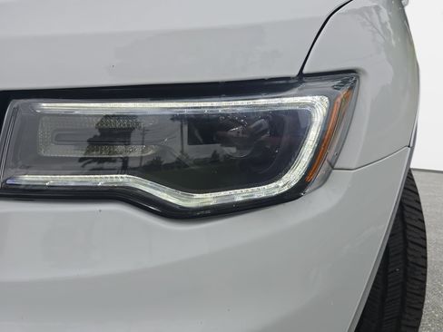 Used 2020 Jeep Grand Cherokee High Altitude AWD/4WD image 30