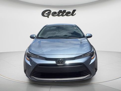 Used 2025 Toyota Corolla LE FWD image 2