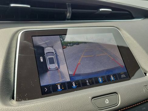 Used 2019 Cadillac XT4 Sport w/ Enhanced Visibility Package AWD/4WD image 15