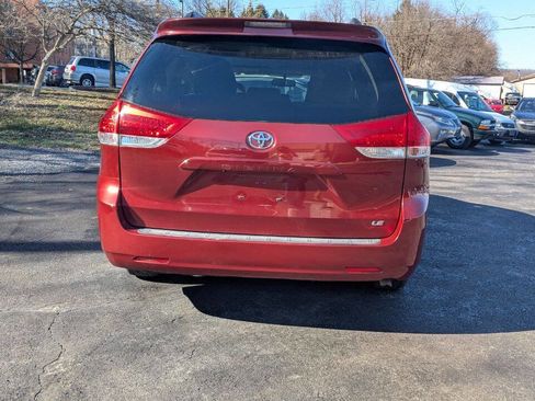 Used 2011 Toyota Sienna LE w/ Towing Pkg image 11