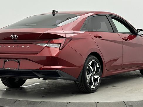 Used 2023 Hyundai Elantra SEL w/ Convenience Package image 7