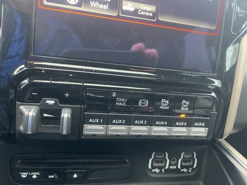 Used 2019 RAM 3500 Laramie image 16