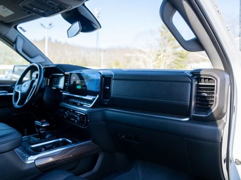 Used 2023 Chevrolet Silverado 1500 RST image 12